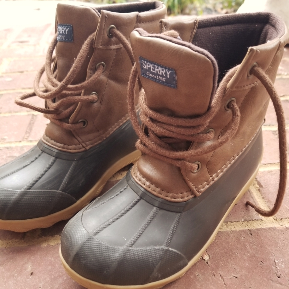 Youth Sperry duck boots size 13